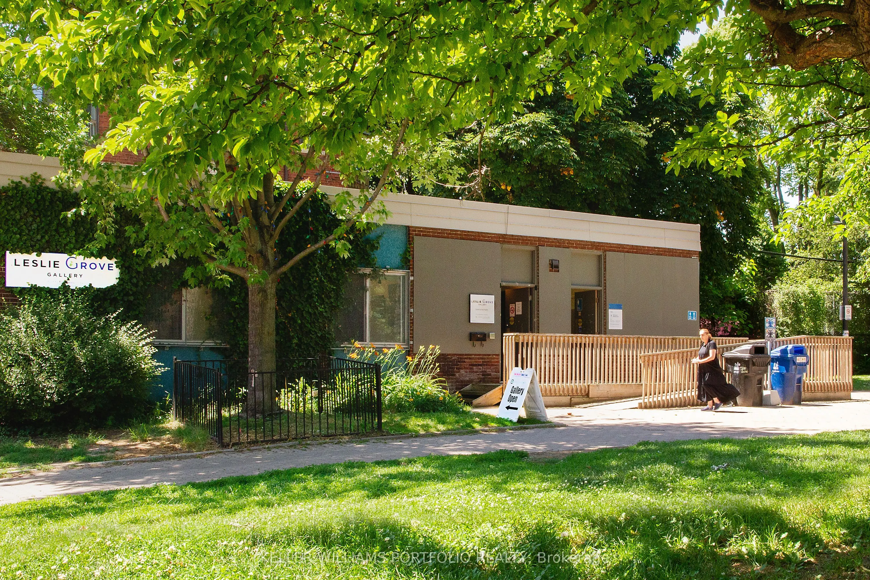 1201 Dundas Street E, #706