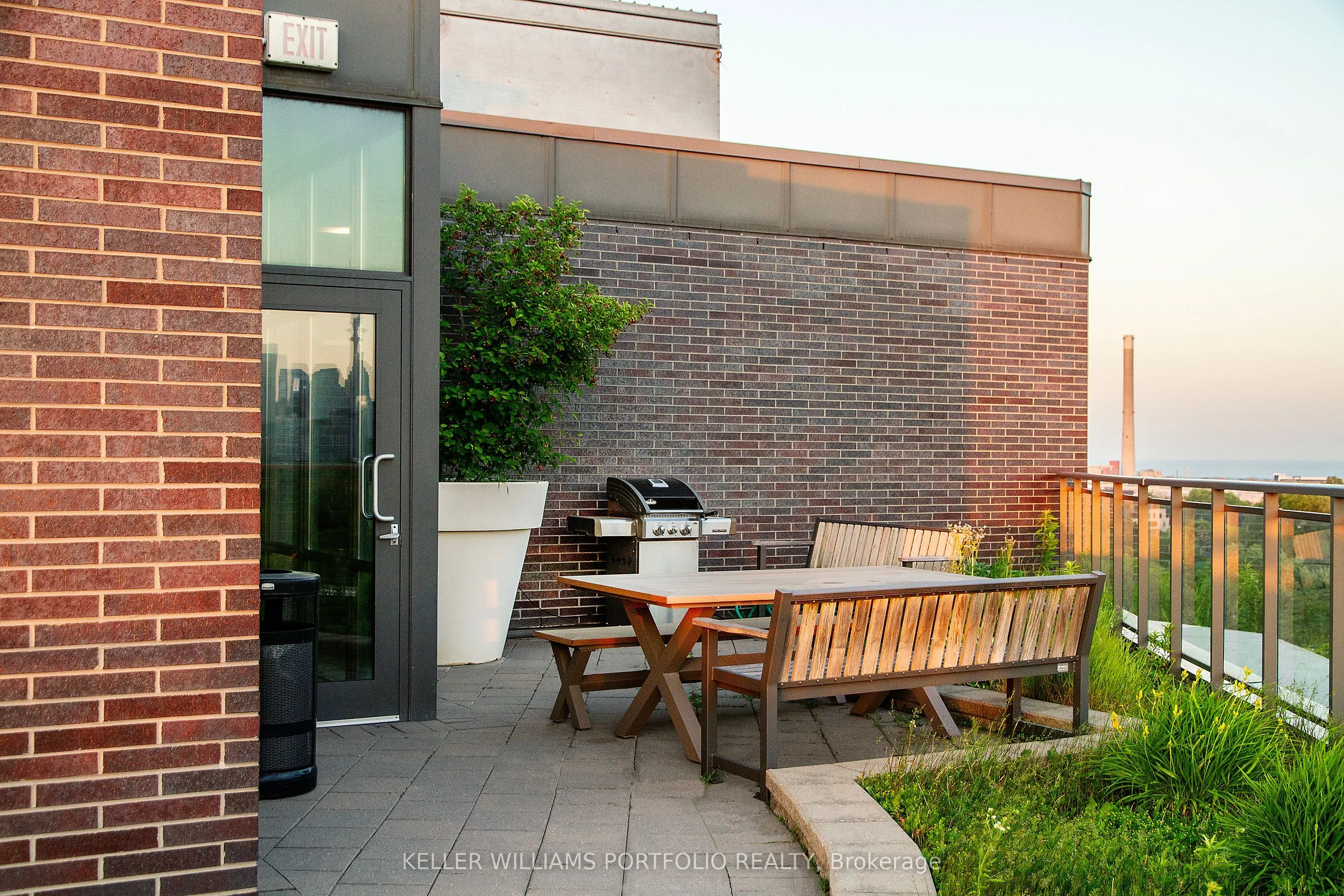 1201 Dundas Street E, #706