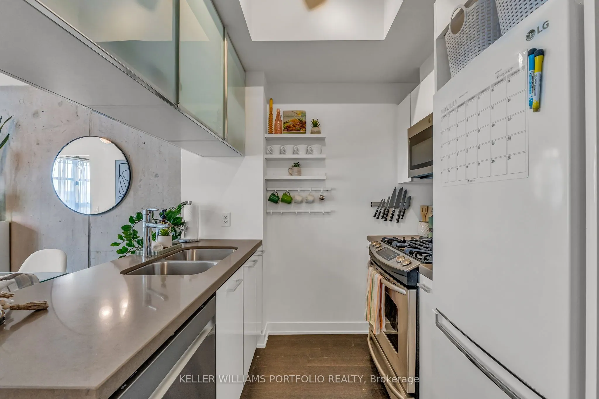 1201 Dundas Street E, #706