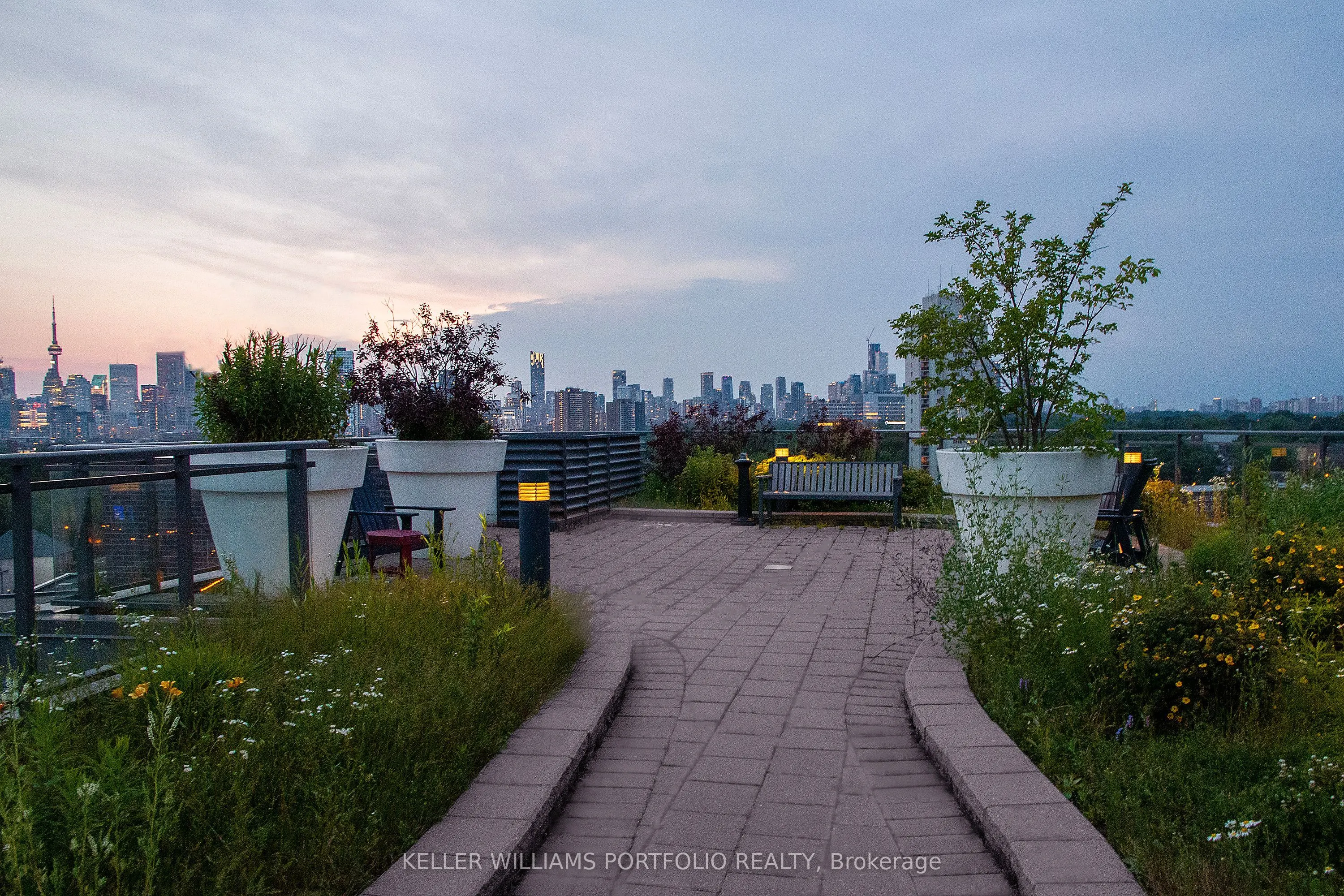 1201 Dundas Street E, #706