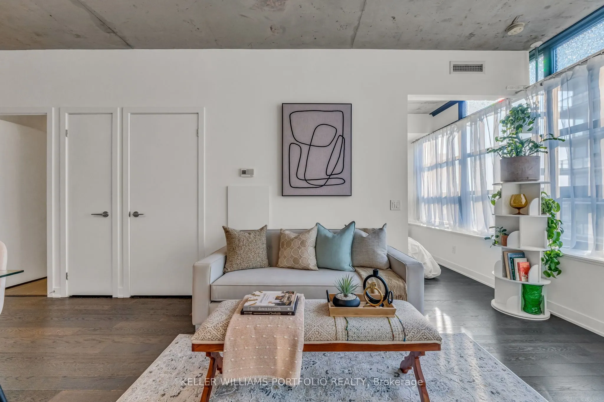 1201 Dundas Street E, #706
