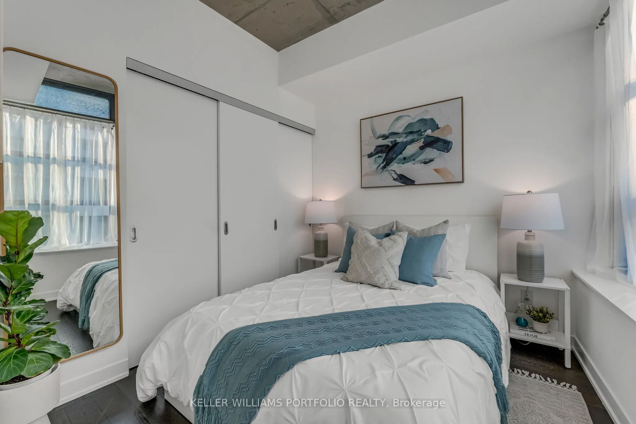 1201 Dundas Street E, #706