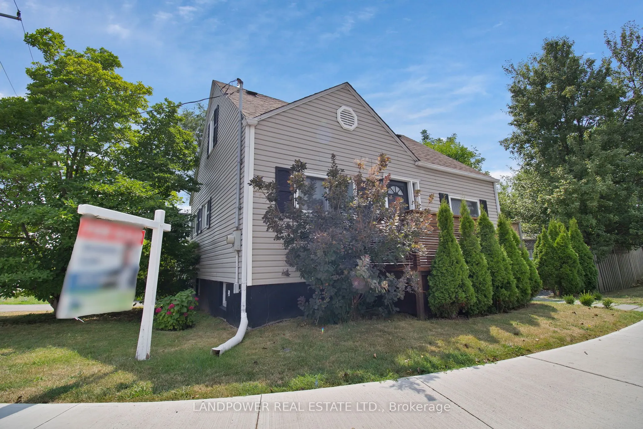 3133 St. Clair Avenue E