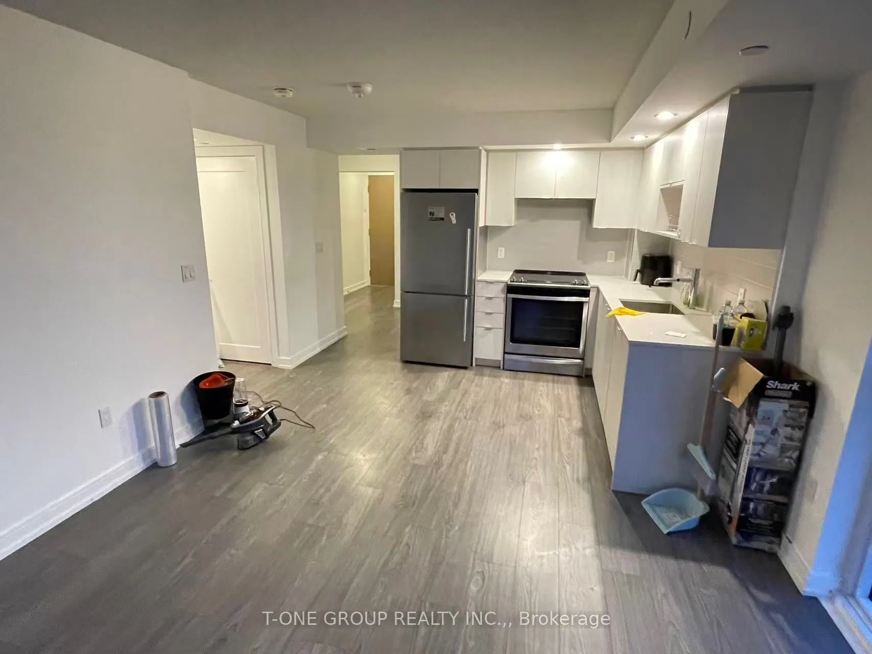 225 Village Green Square, #1502