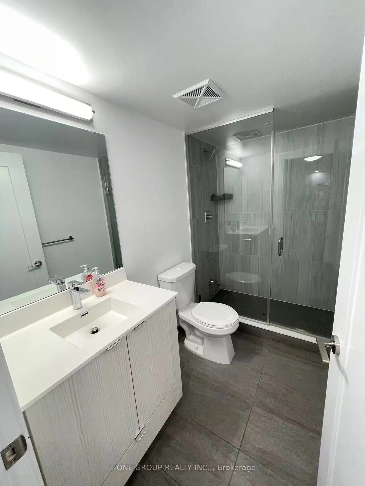 225 Village Green Square, #1502