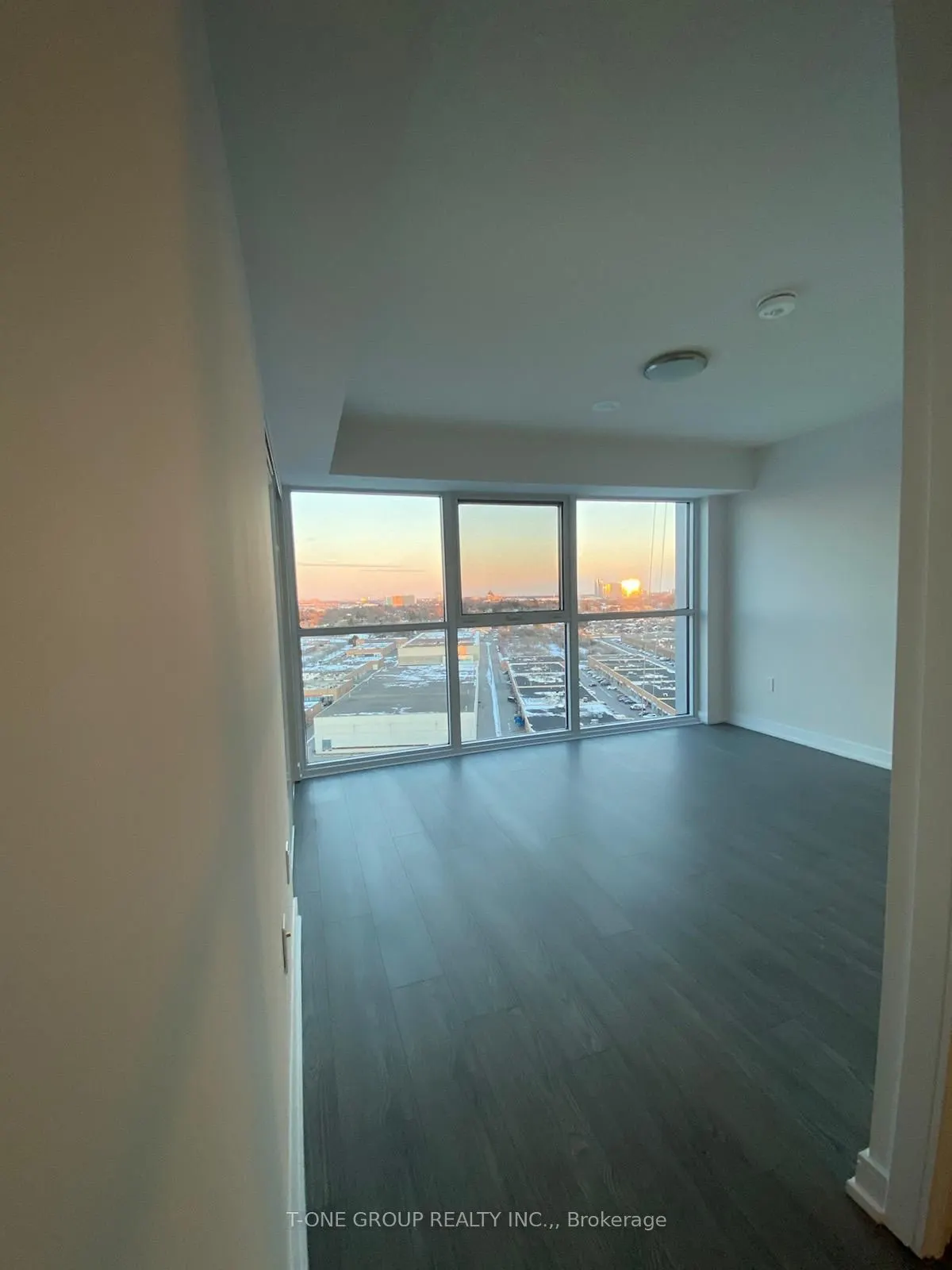 225 Village Green Square, #1502