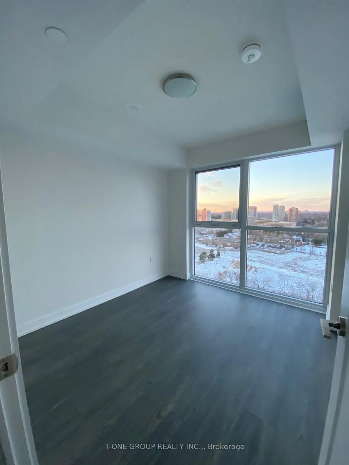 225 Village Green Square, #1502