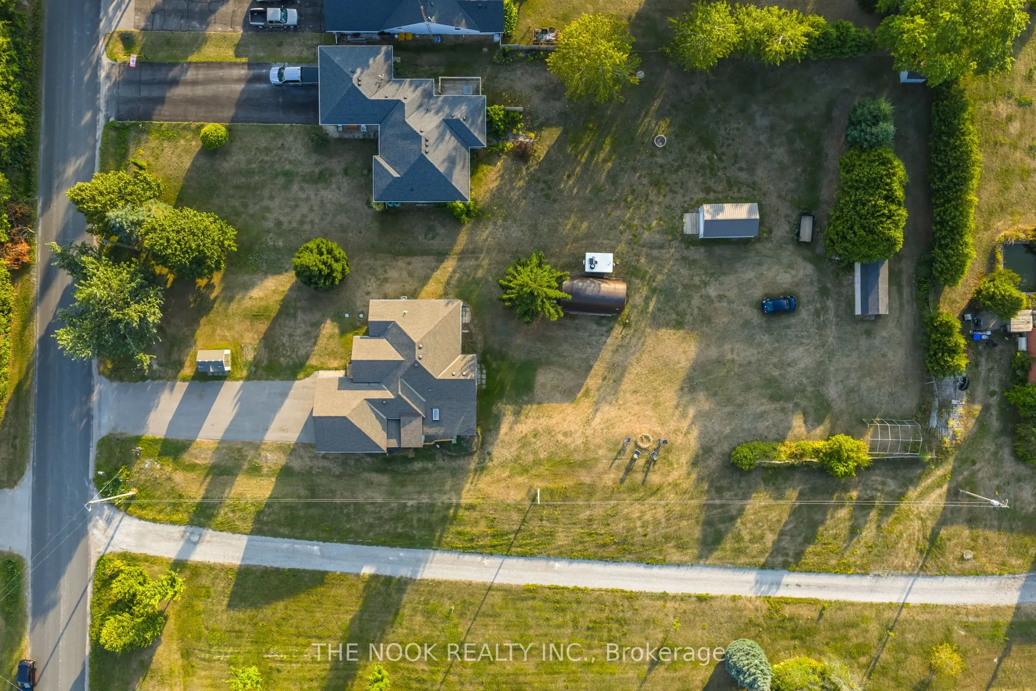 2943 Pine Point Road