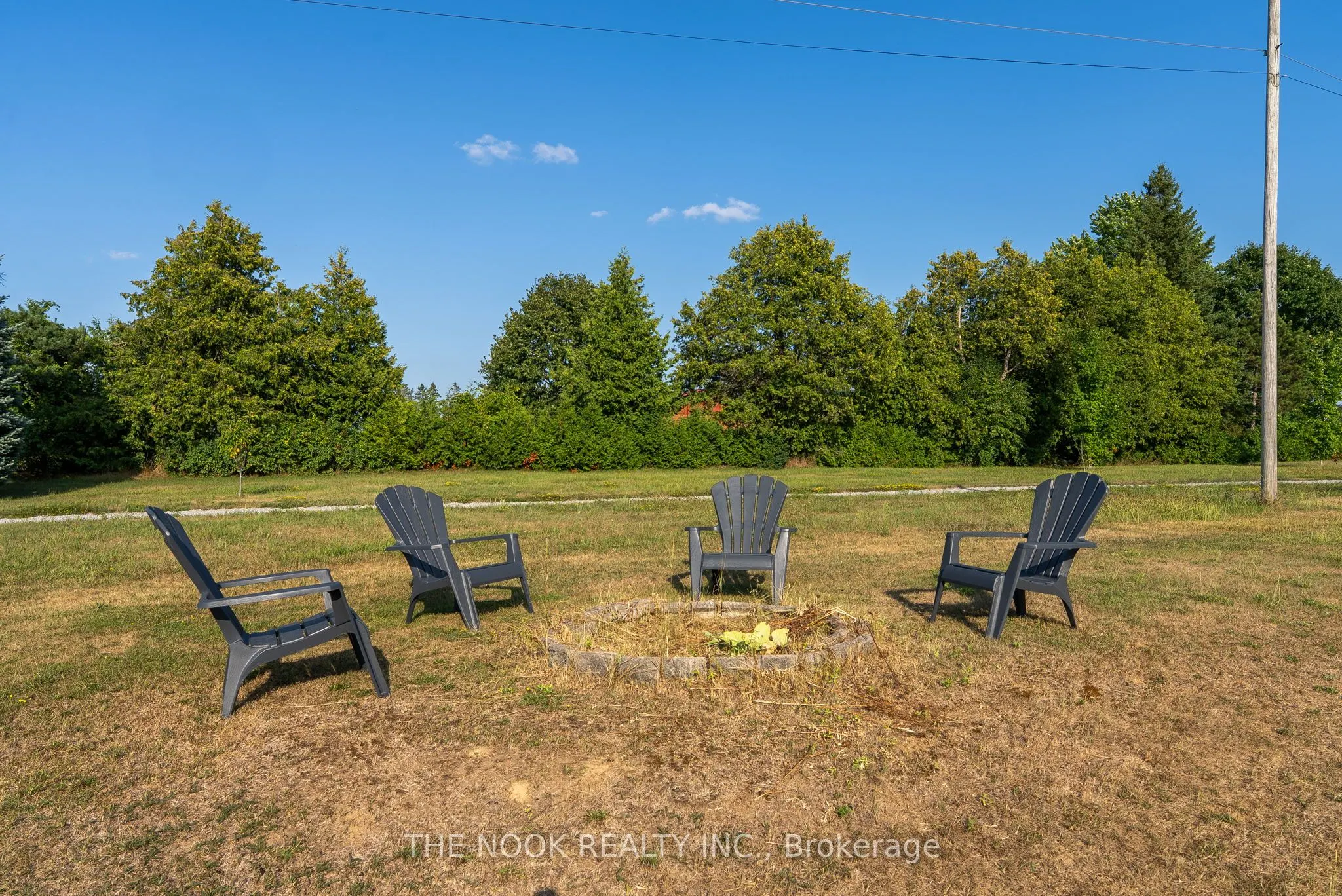 2943 Pine Point Road