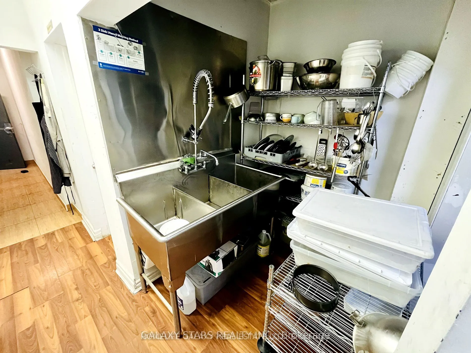 25 Simcoe Street S, #Main
