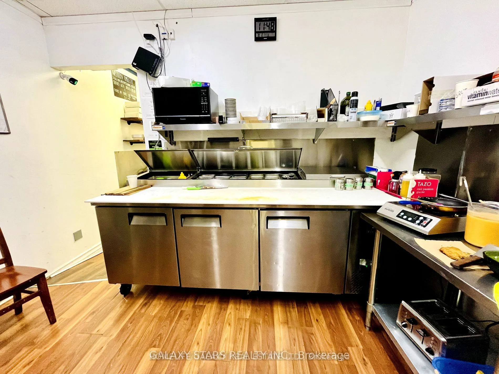 25 Simcoe Street S, #Main
