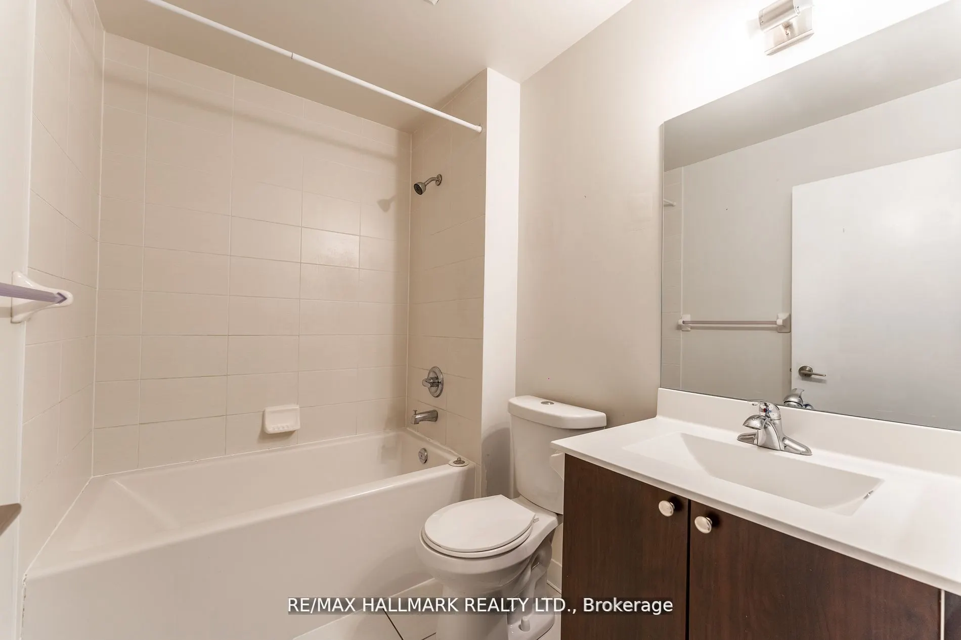 181 Village Green Square, #2220