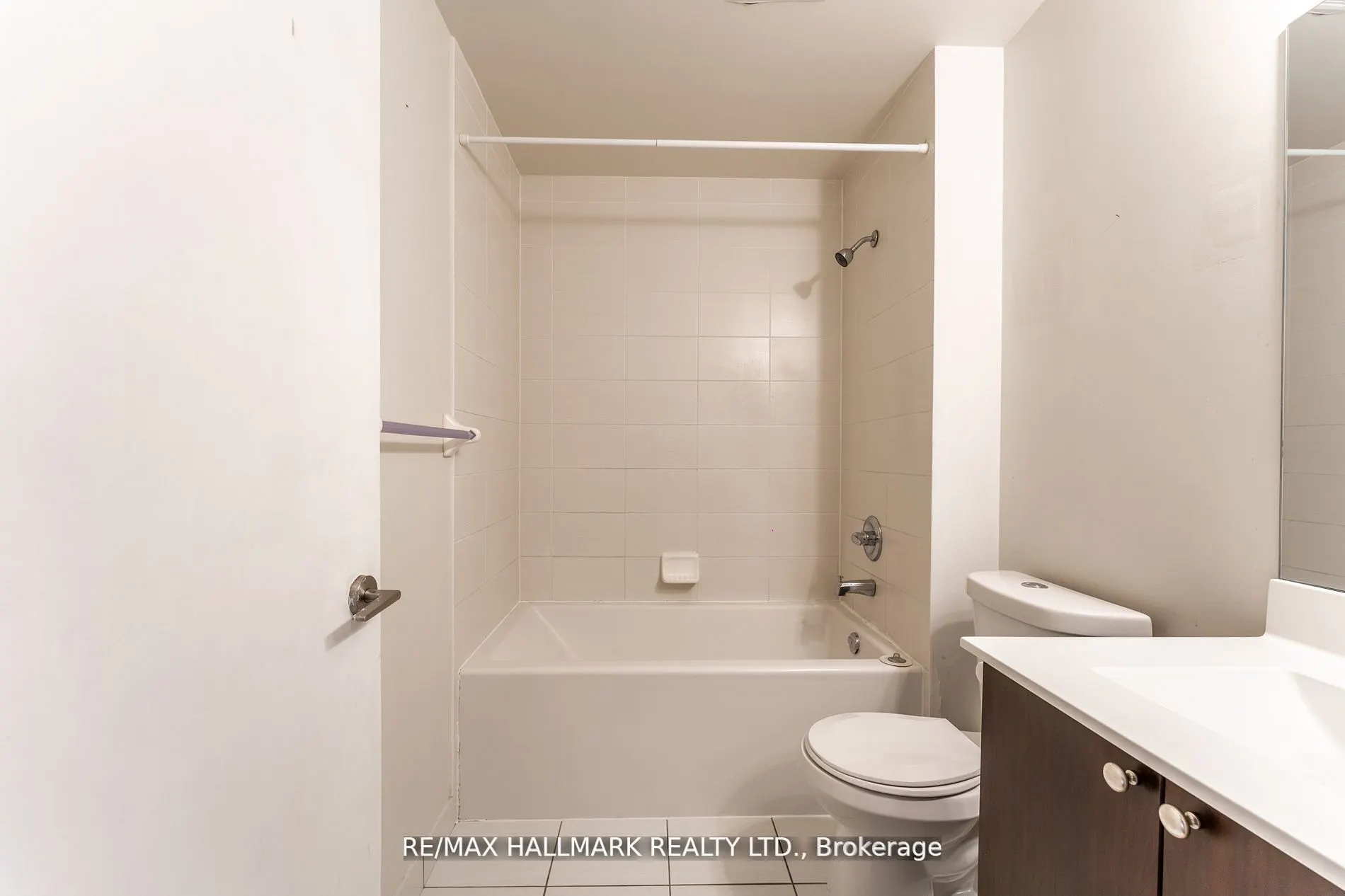 181 Village Green Square, #2220