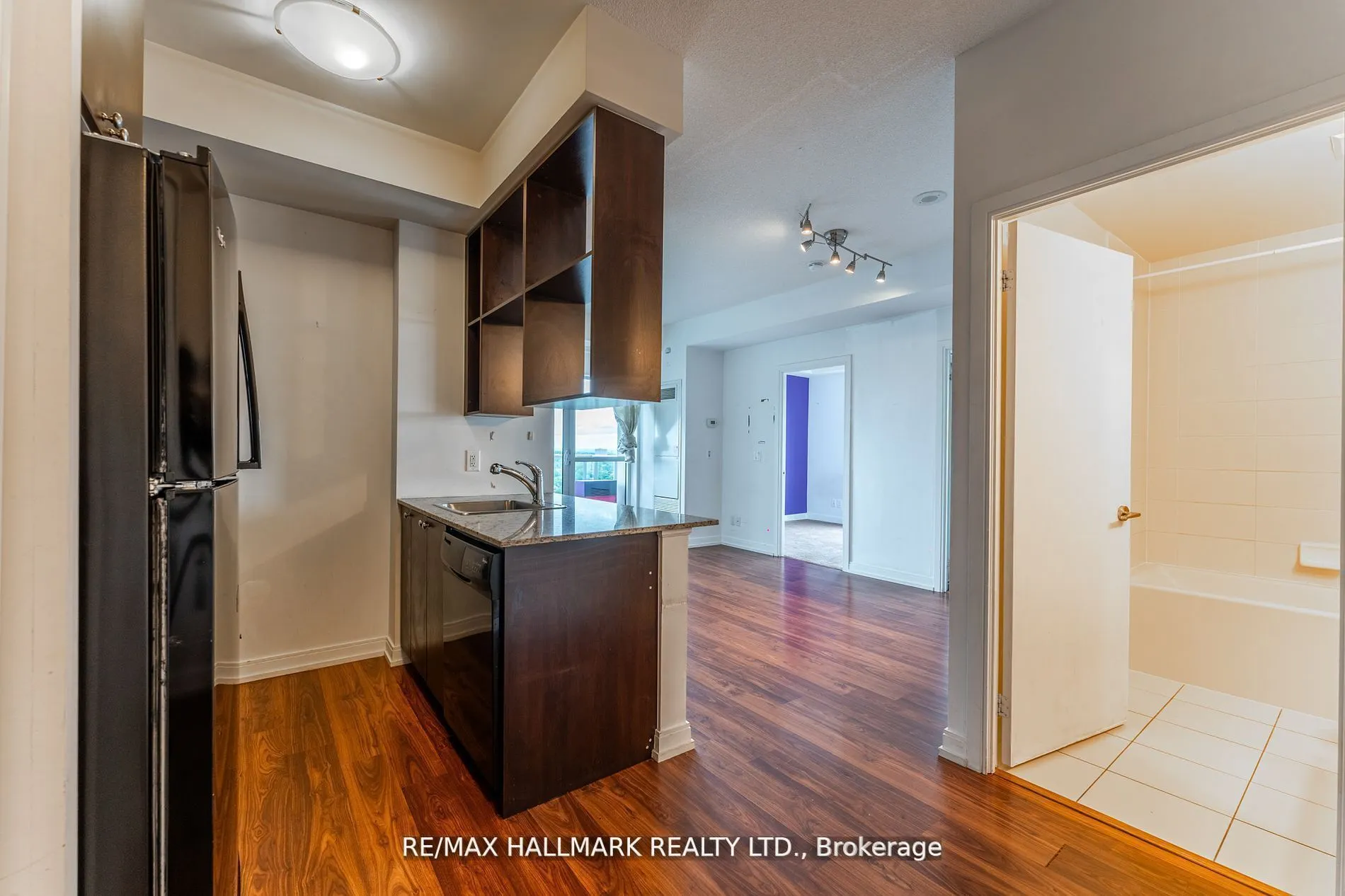 181 Village Green Square, #2220