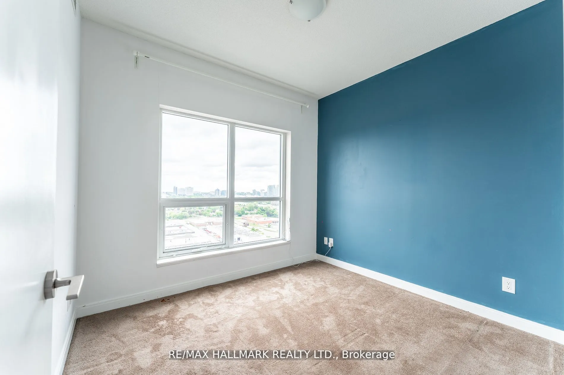 181 Village Green Square, #2220