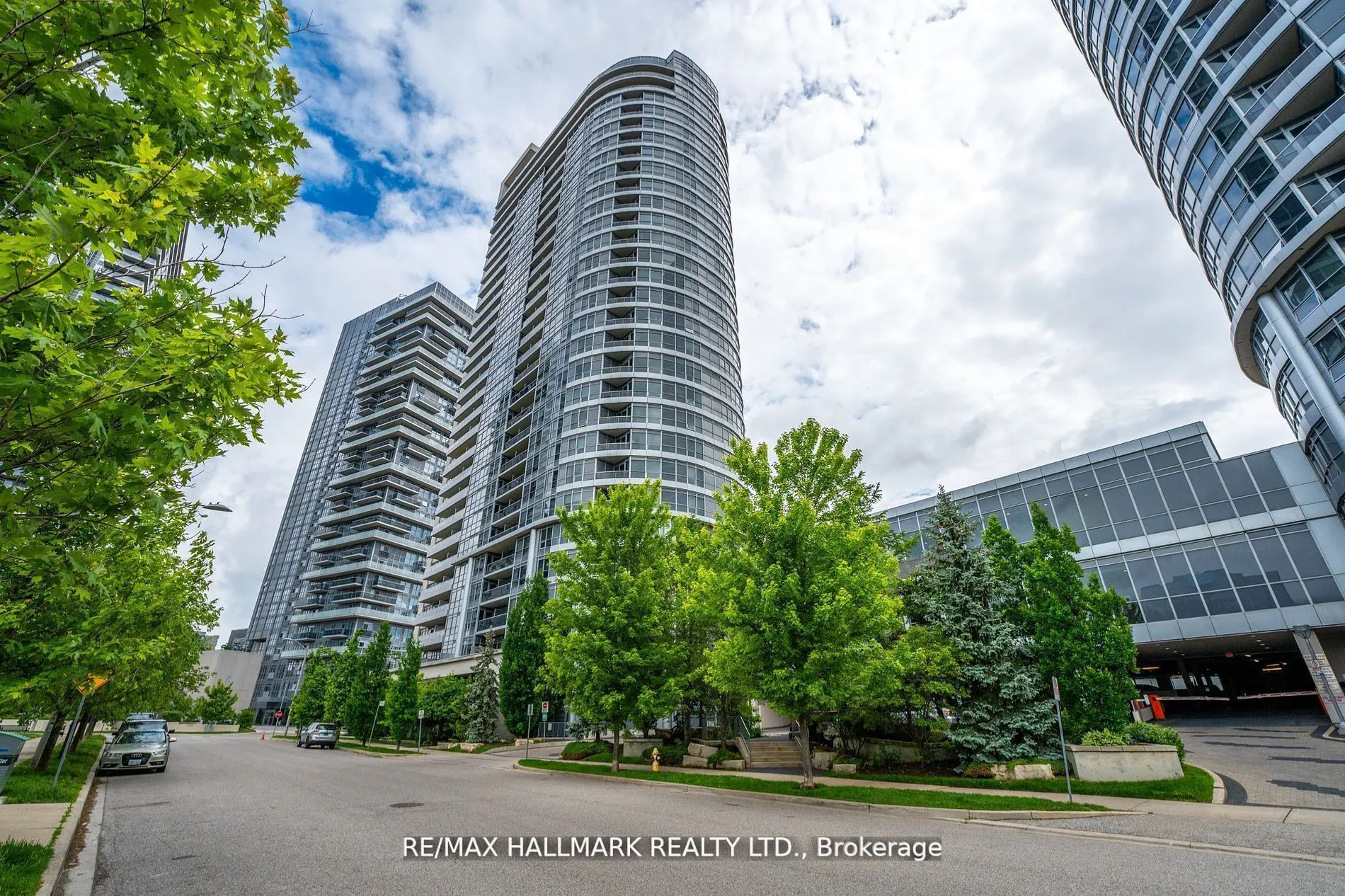 181 Village Green Square, #2220