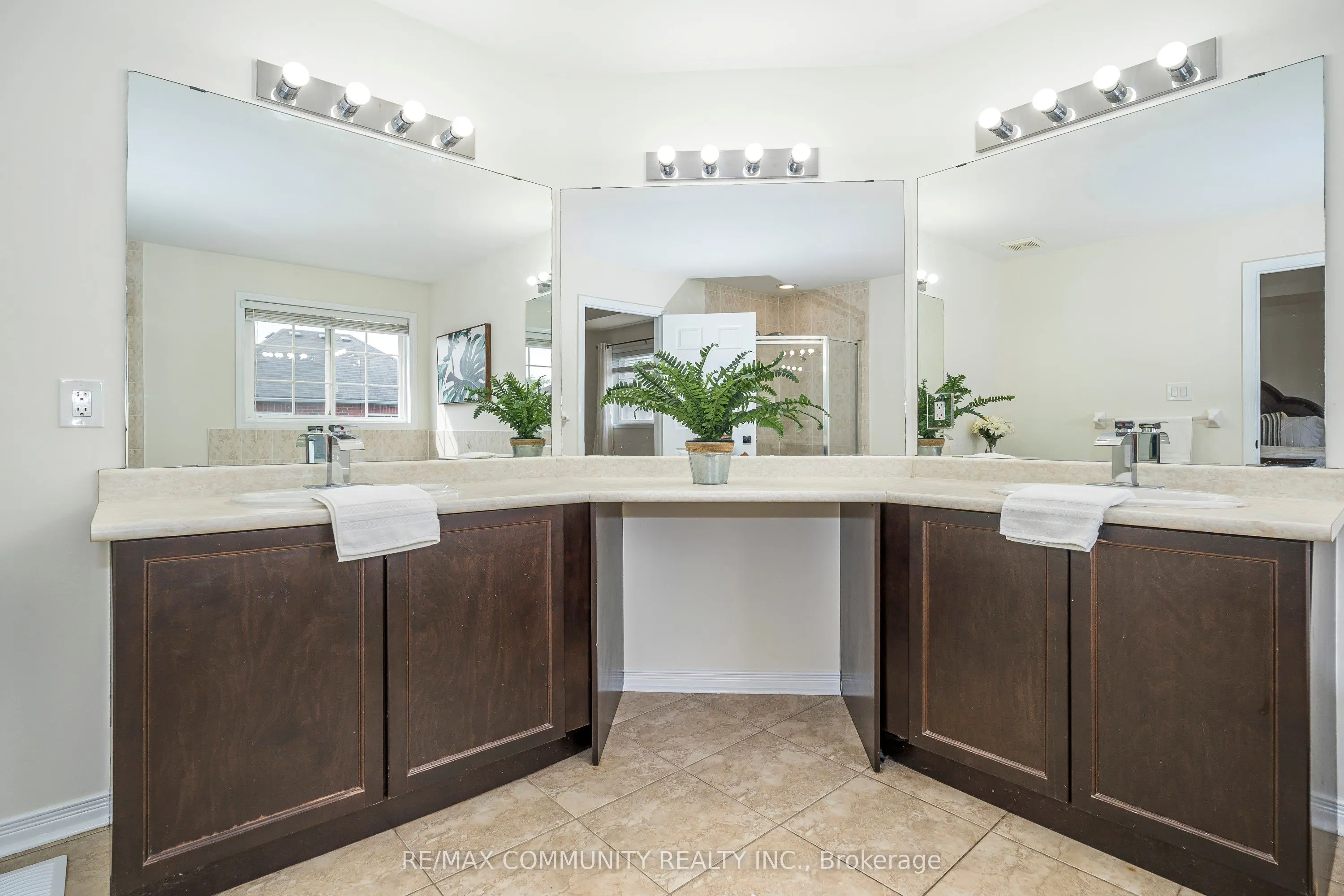 7 Cragg Crescent