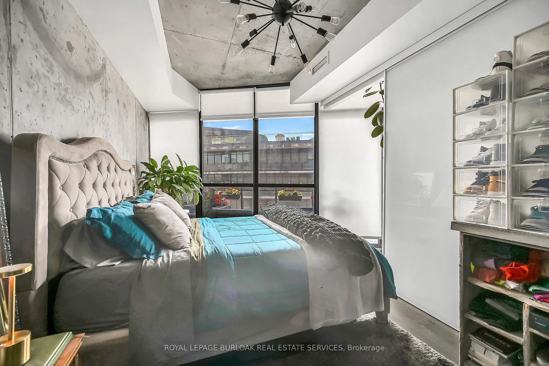 1201 Dundas Street E, #902