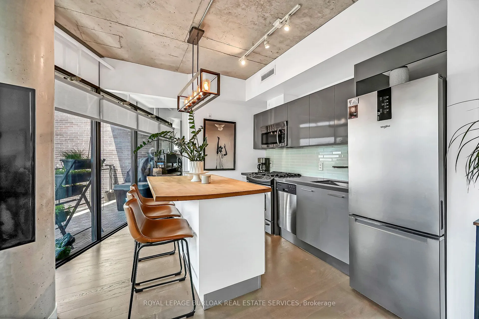 1201 Dundas Street E, #902