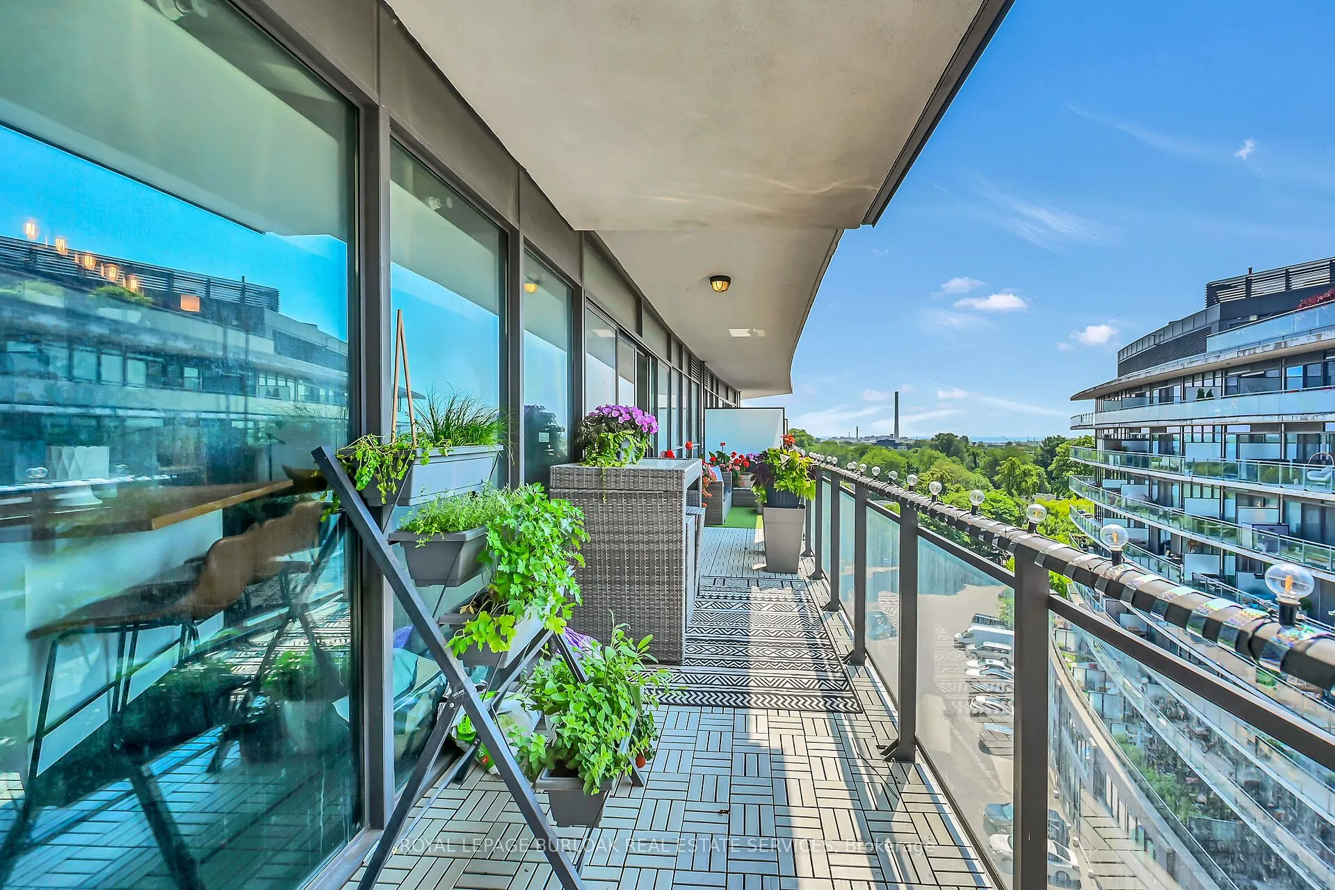 1201 Dundas Street E, #902