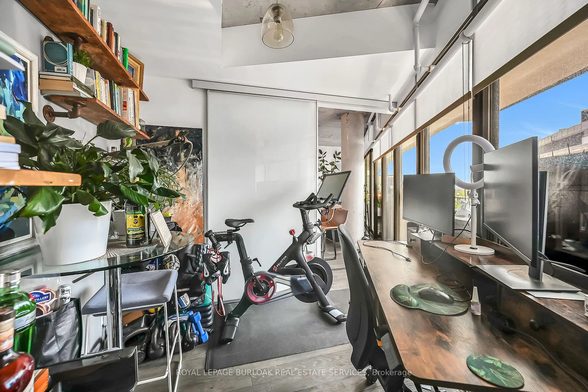 1201 Dundas Street E, #902