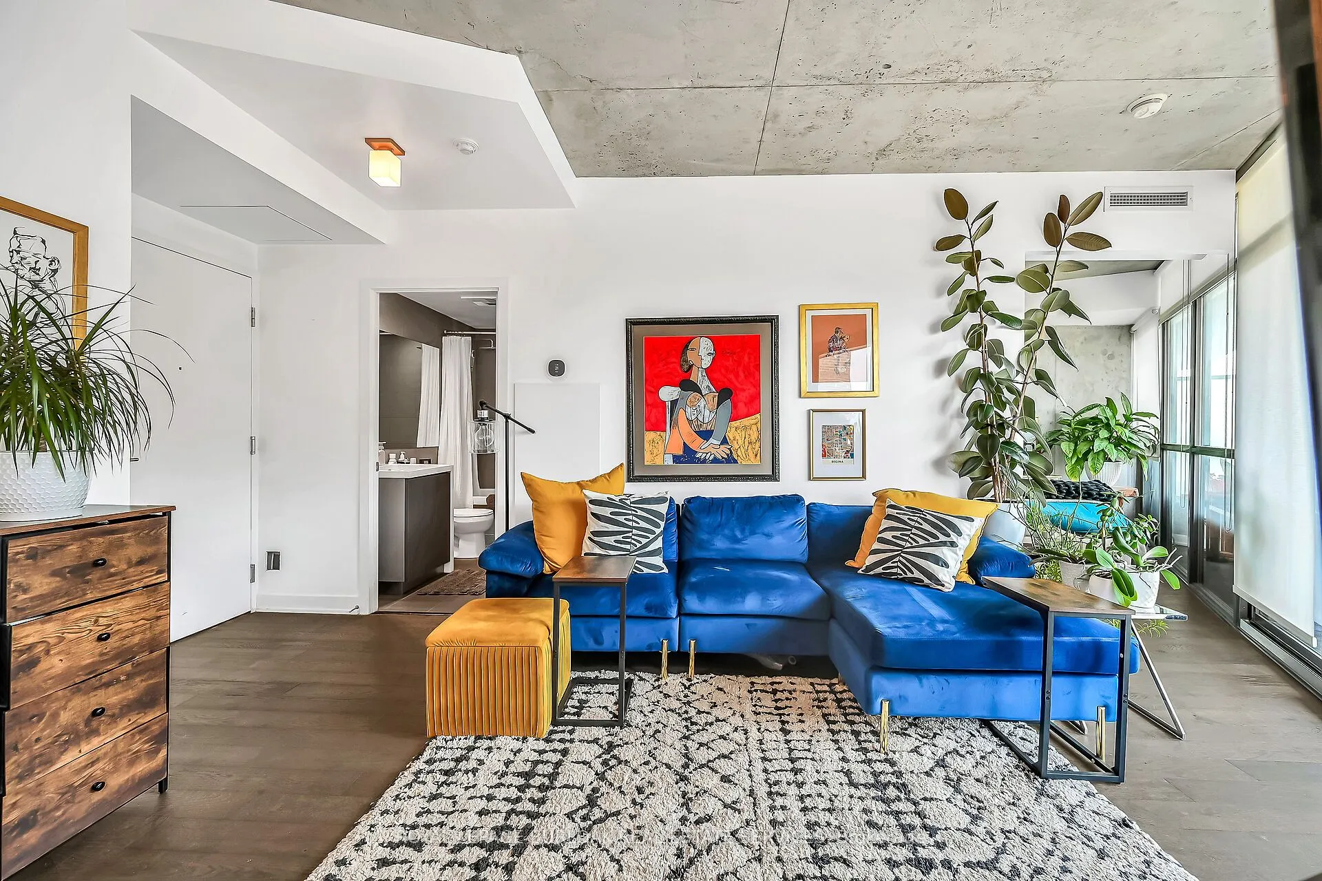 1201 Dundas Street E, #902