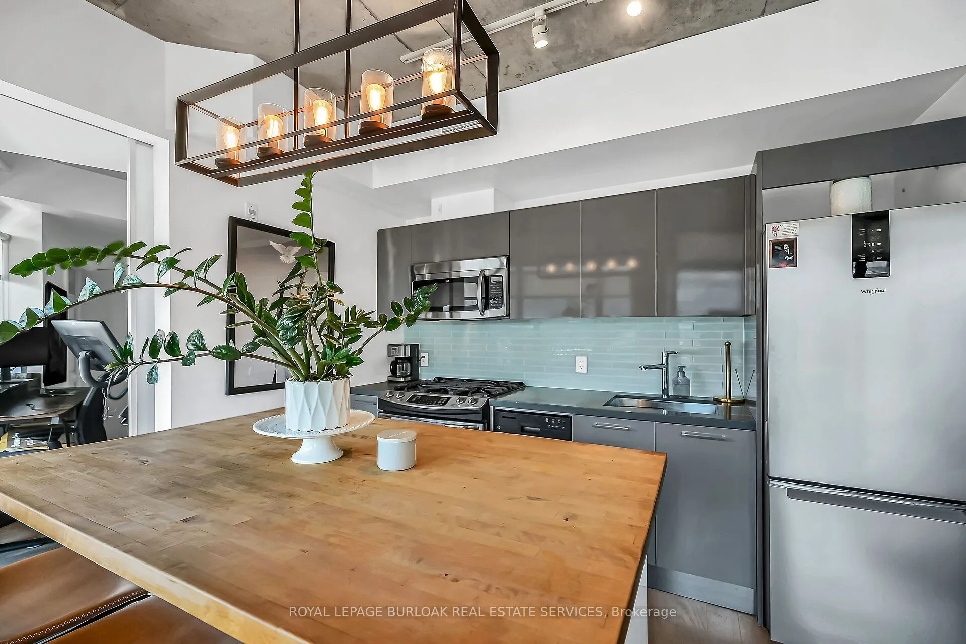 1201 Dundas Street E, #902