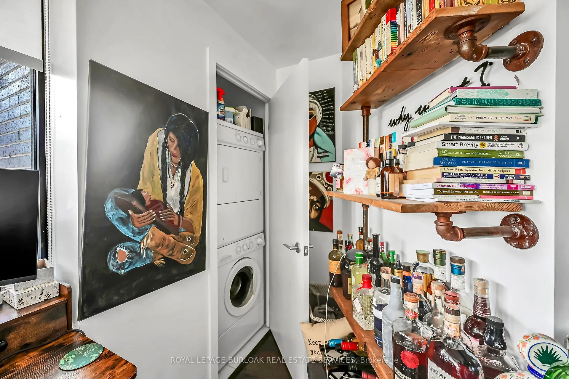 1201 Dundas Street E, #902