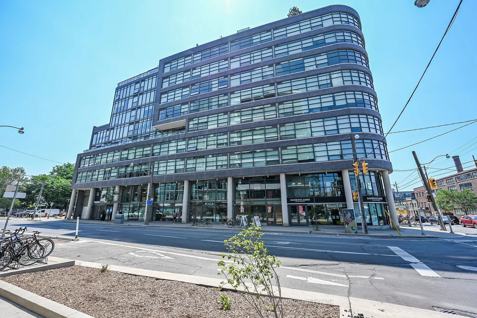 1201 Dundas Street E, #902