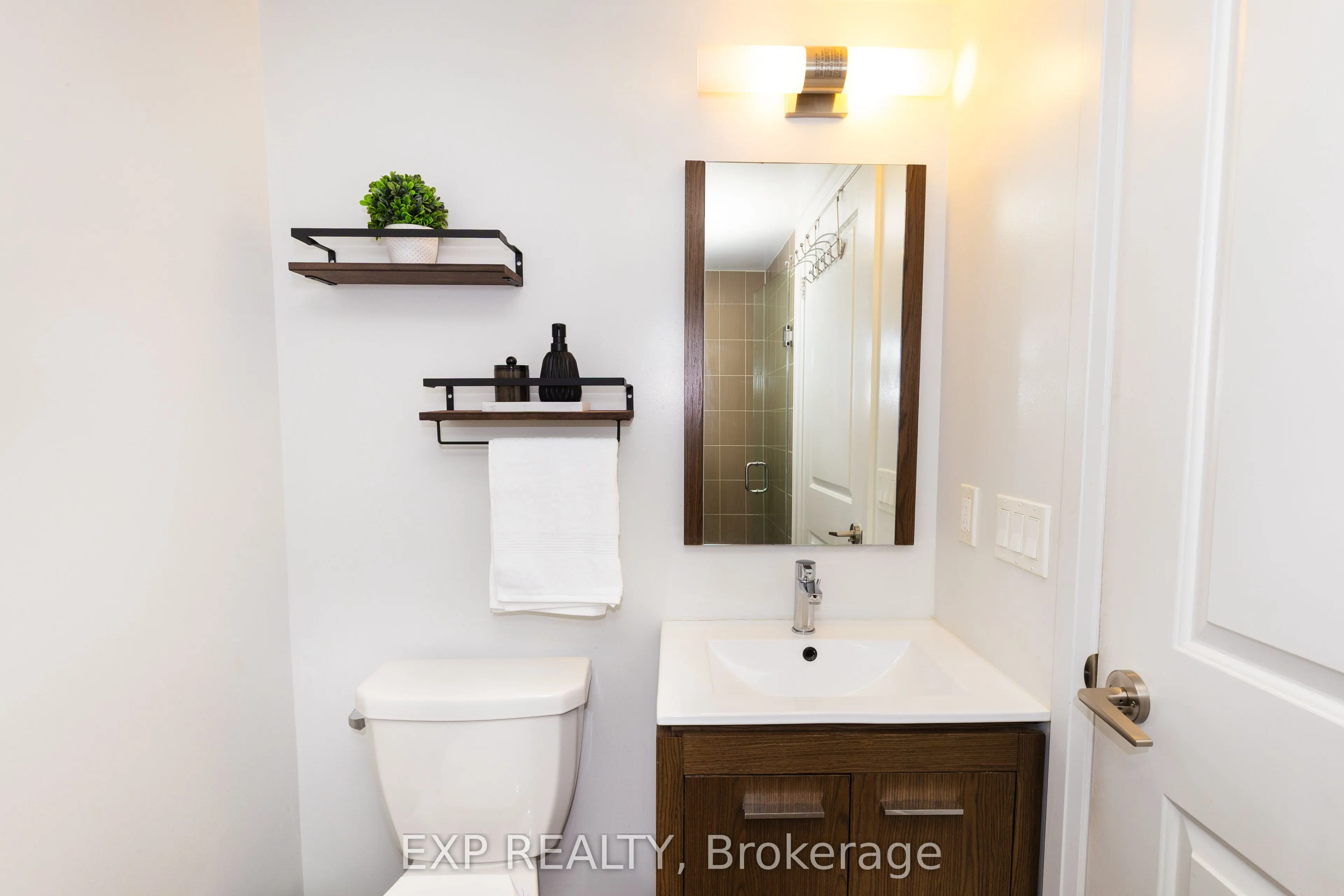 30 Meadowglen Place, #707