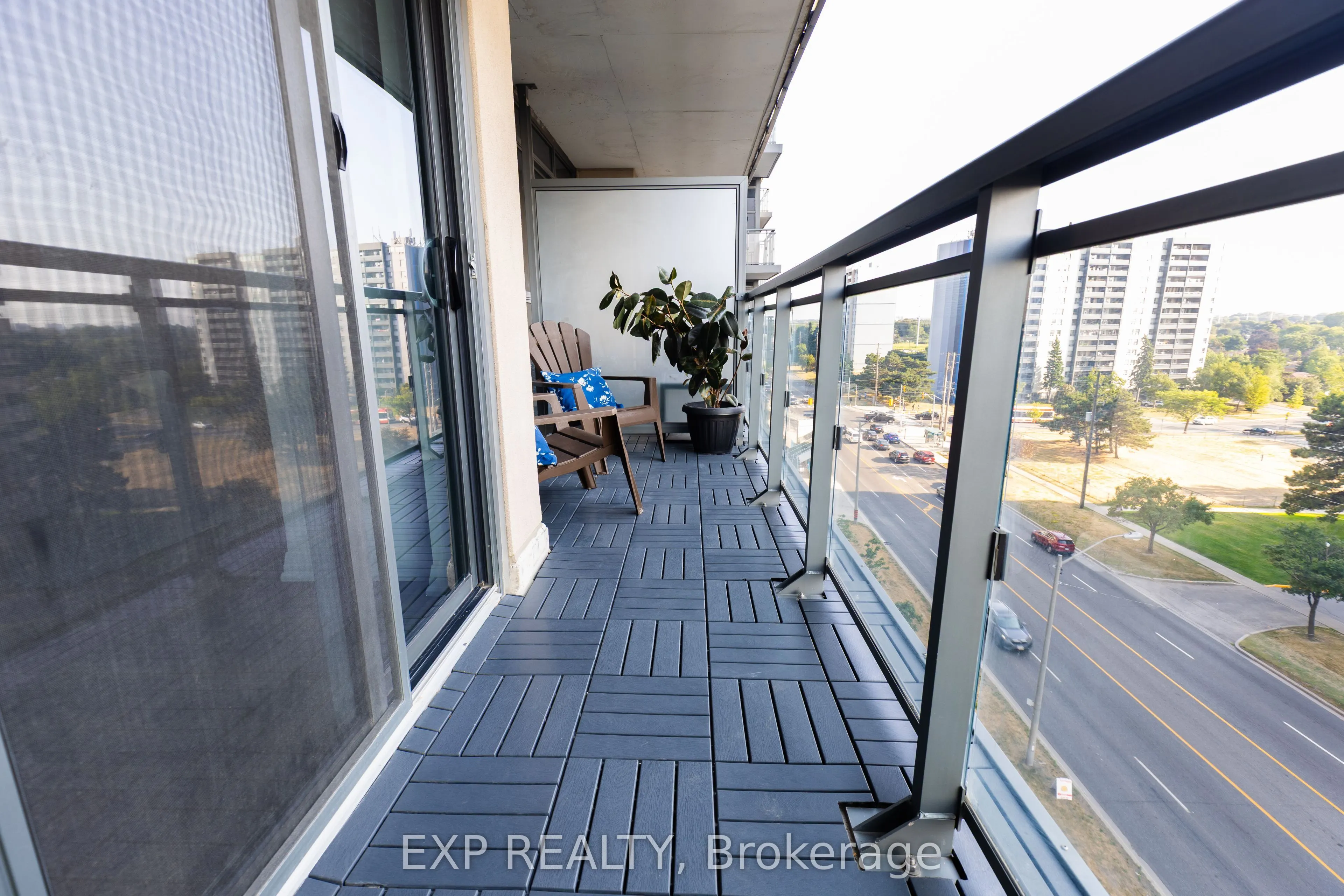 30 Meadowglen Place, #707