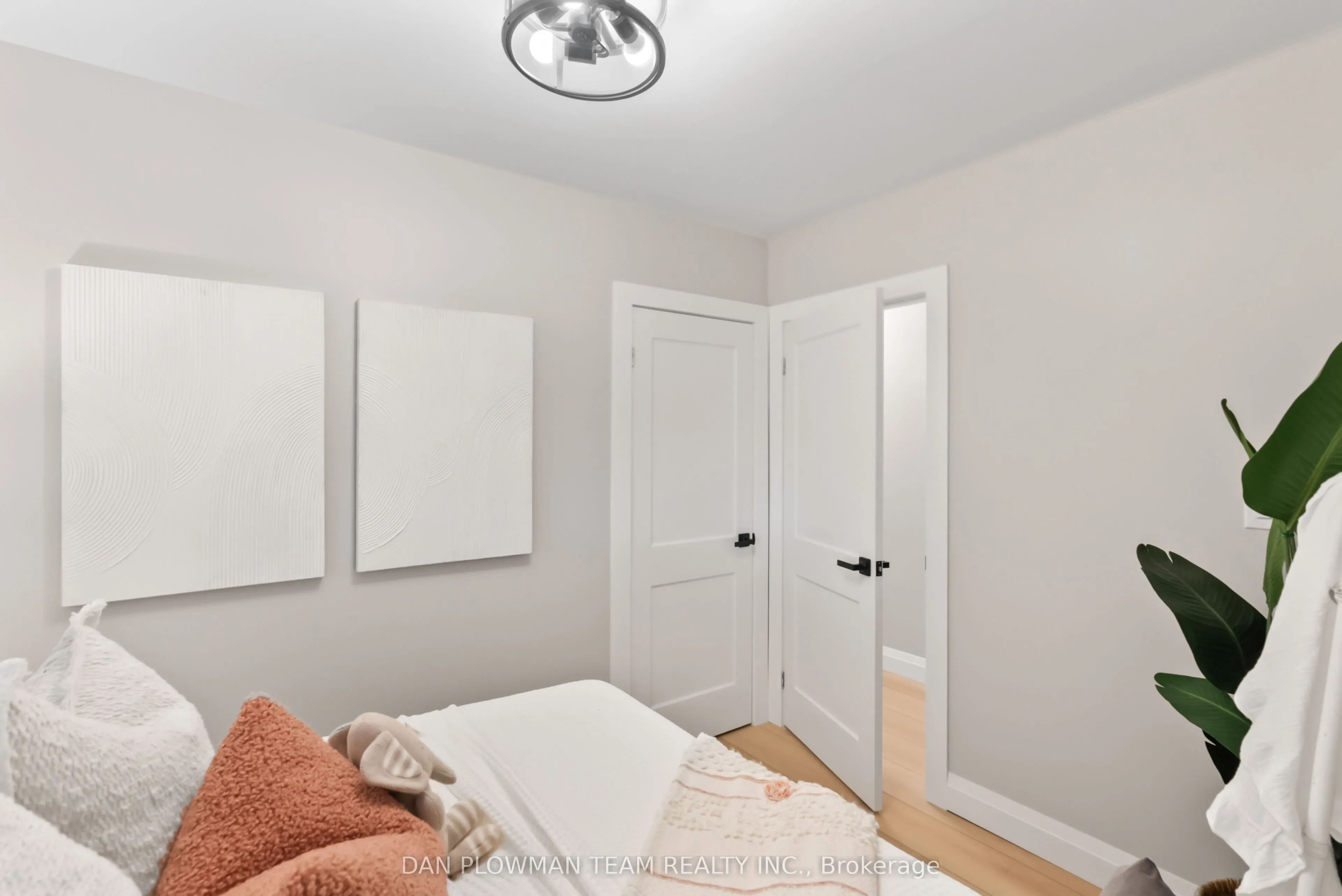 119 Thorncliffe Street