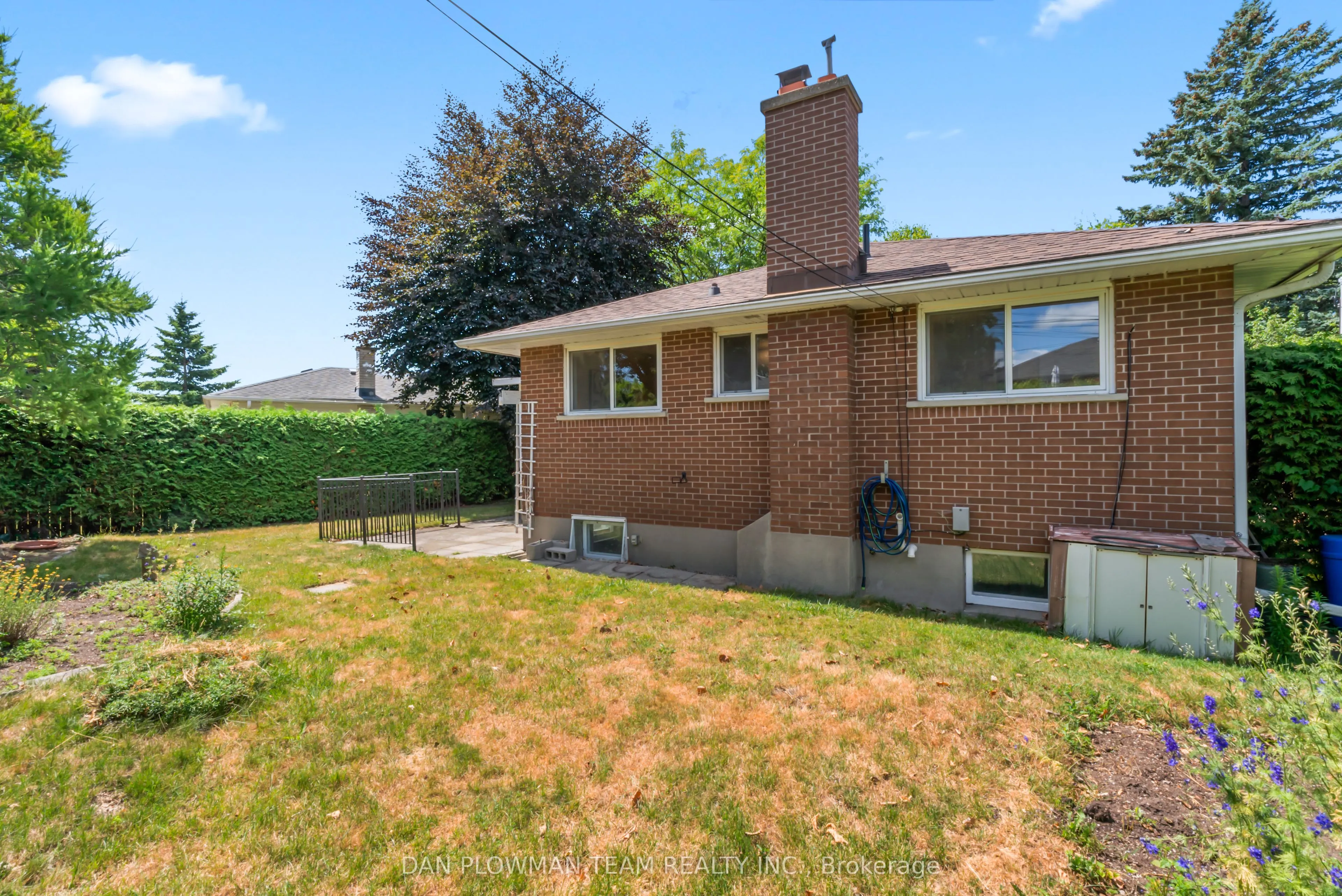 119 Thorncliffe Street