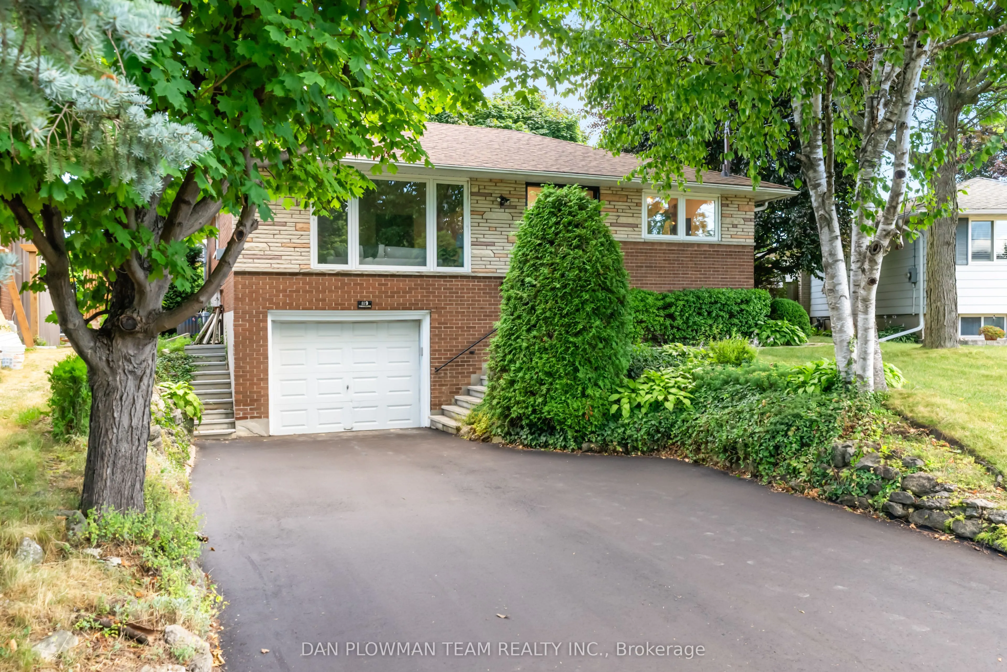 119 Thorncliffe Street