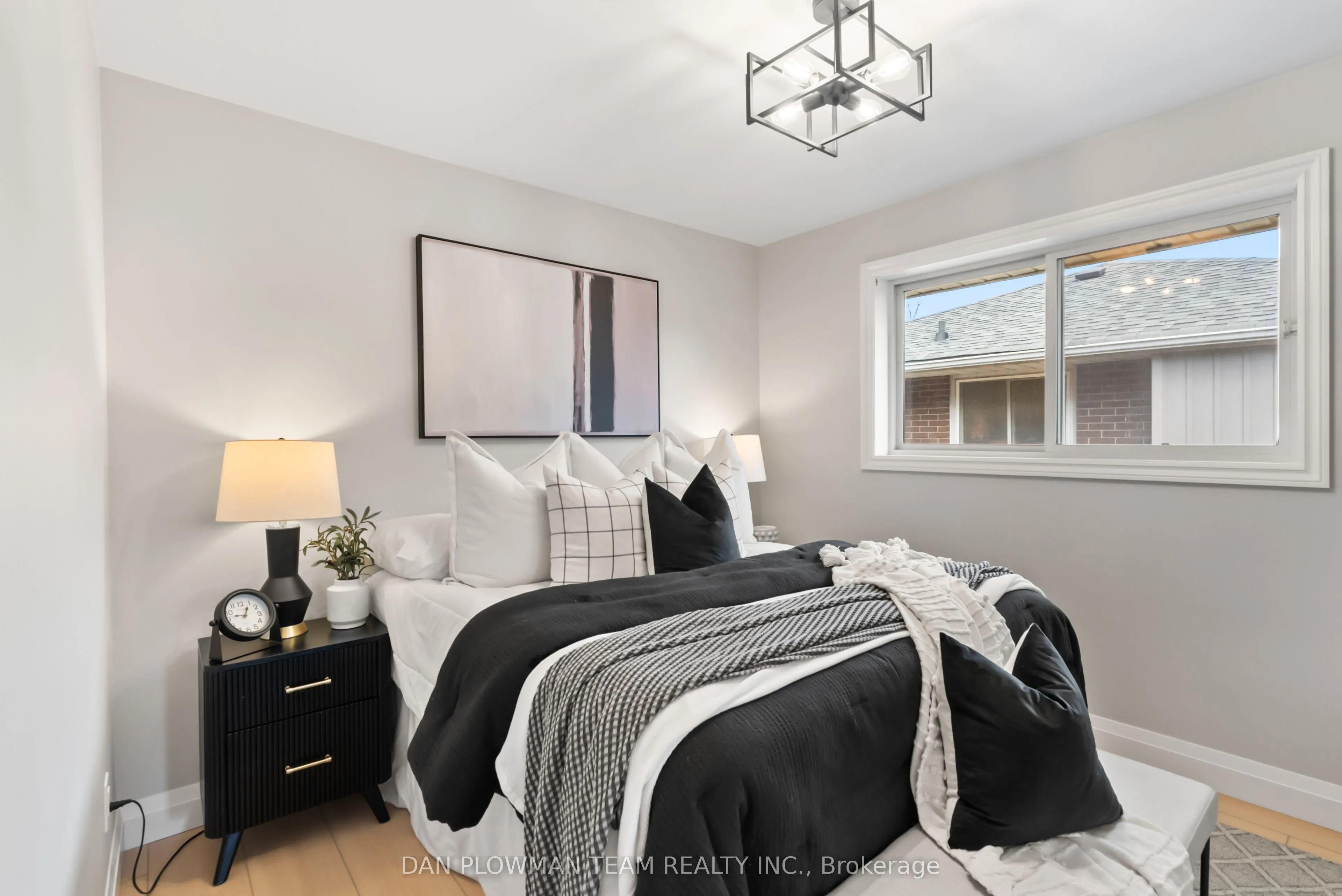 119 Thorncliffe Street