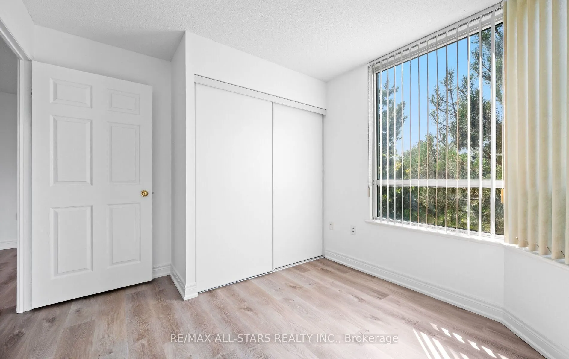 5001 Finch Avenue E, #302