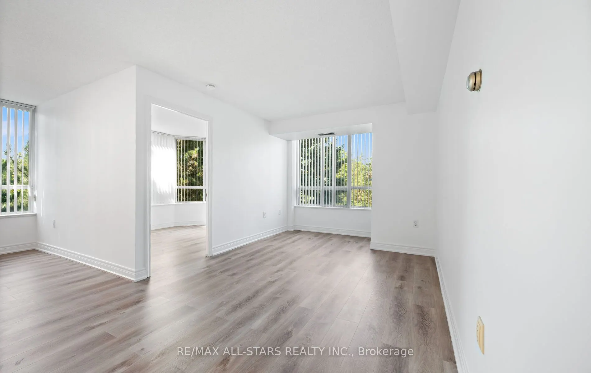 5001 Finch Avenue E, #302