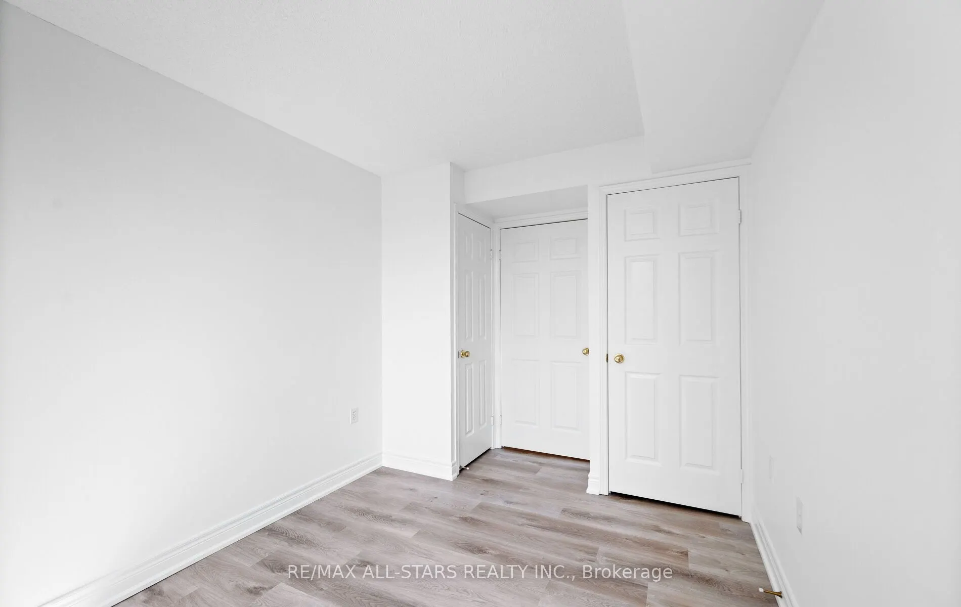 5001 Finch Avenue E, #302