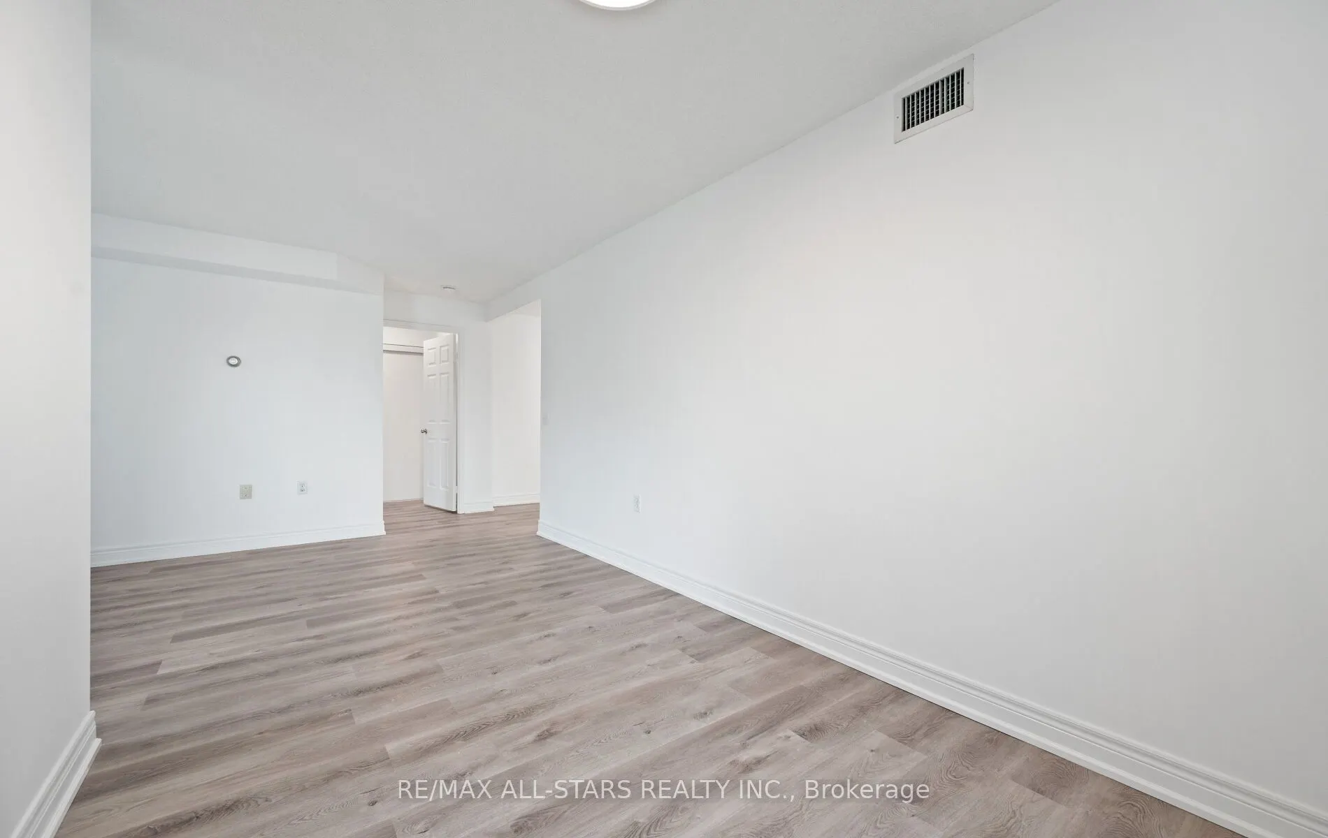 5001 Finch Avenue E, #302