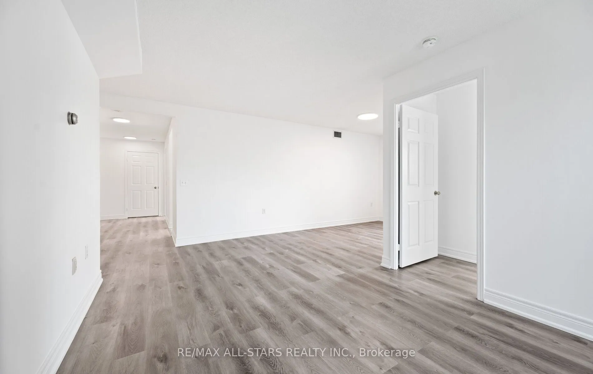 5001 Finch Avenue E, #302