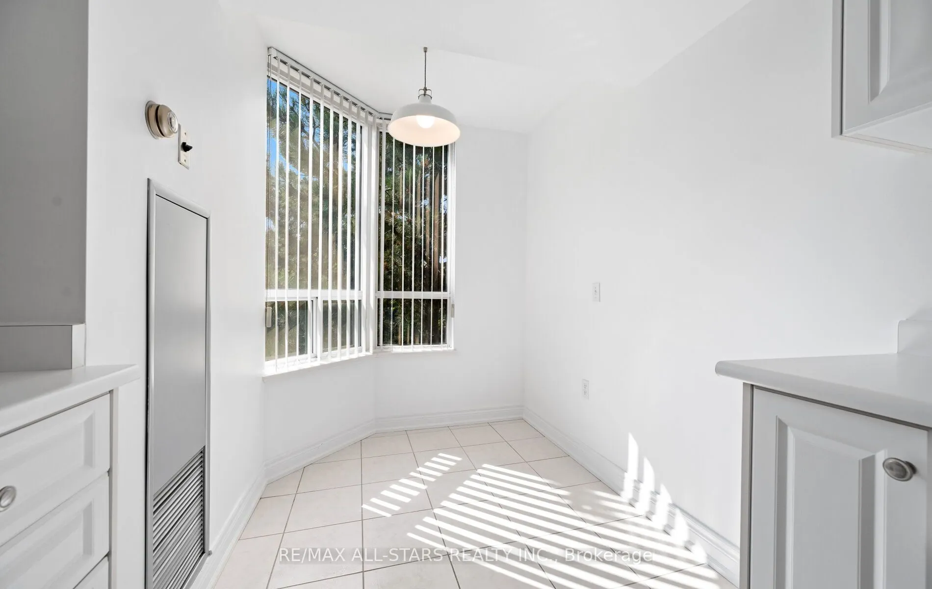 5001 Finch Avenue E, #302