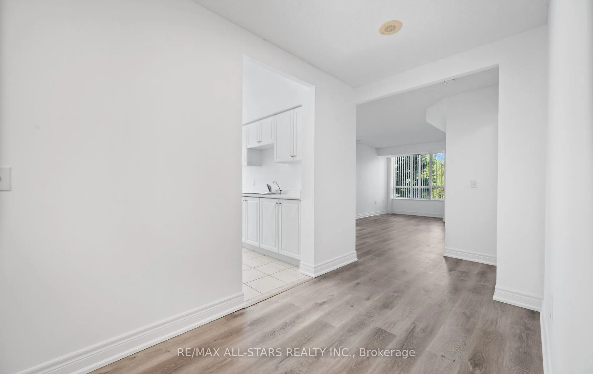 5001 Finch Avenue E, #302