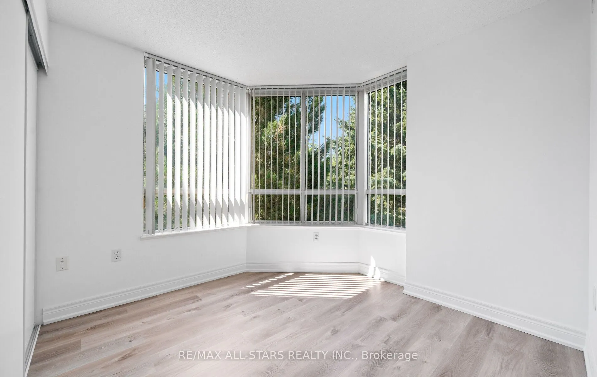 5001 Finch Avenue E, #302