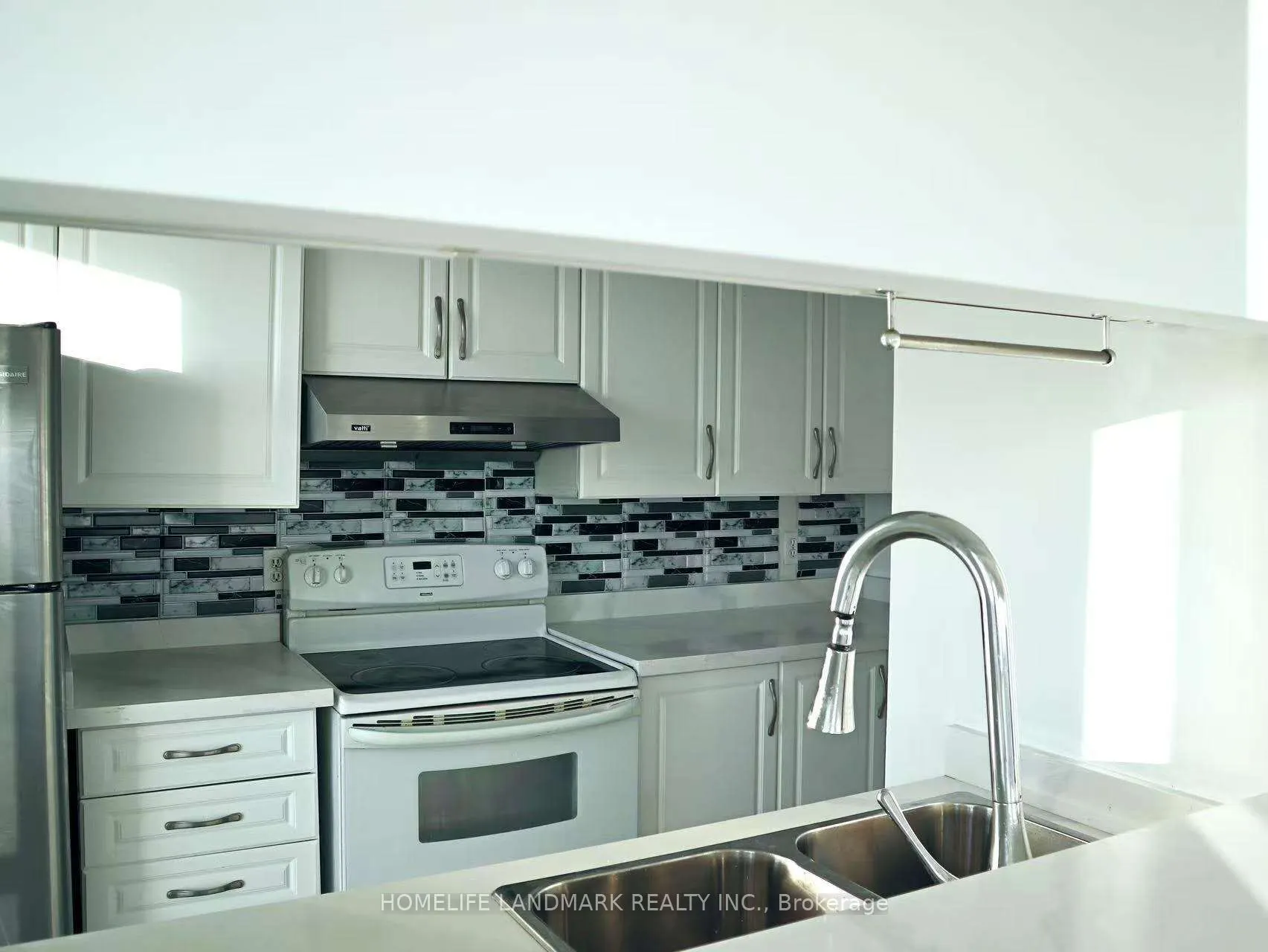 2550 LAWRENCE Avenue E, #1803