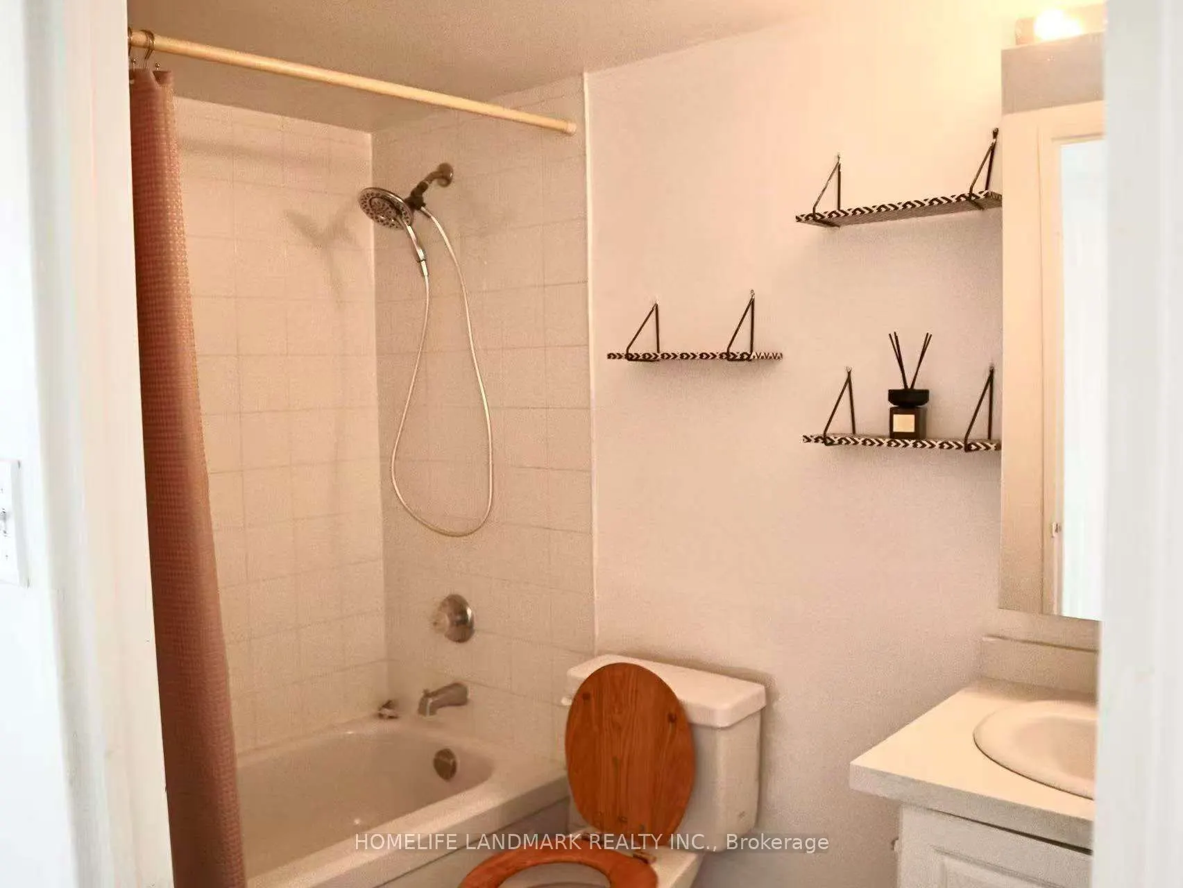 2550 LAWRENCE Avenue E, #1803