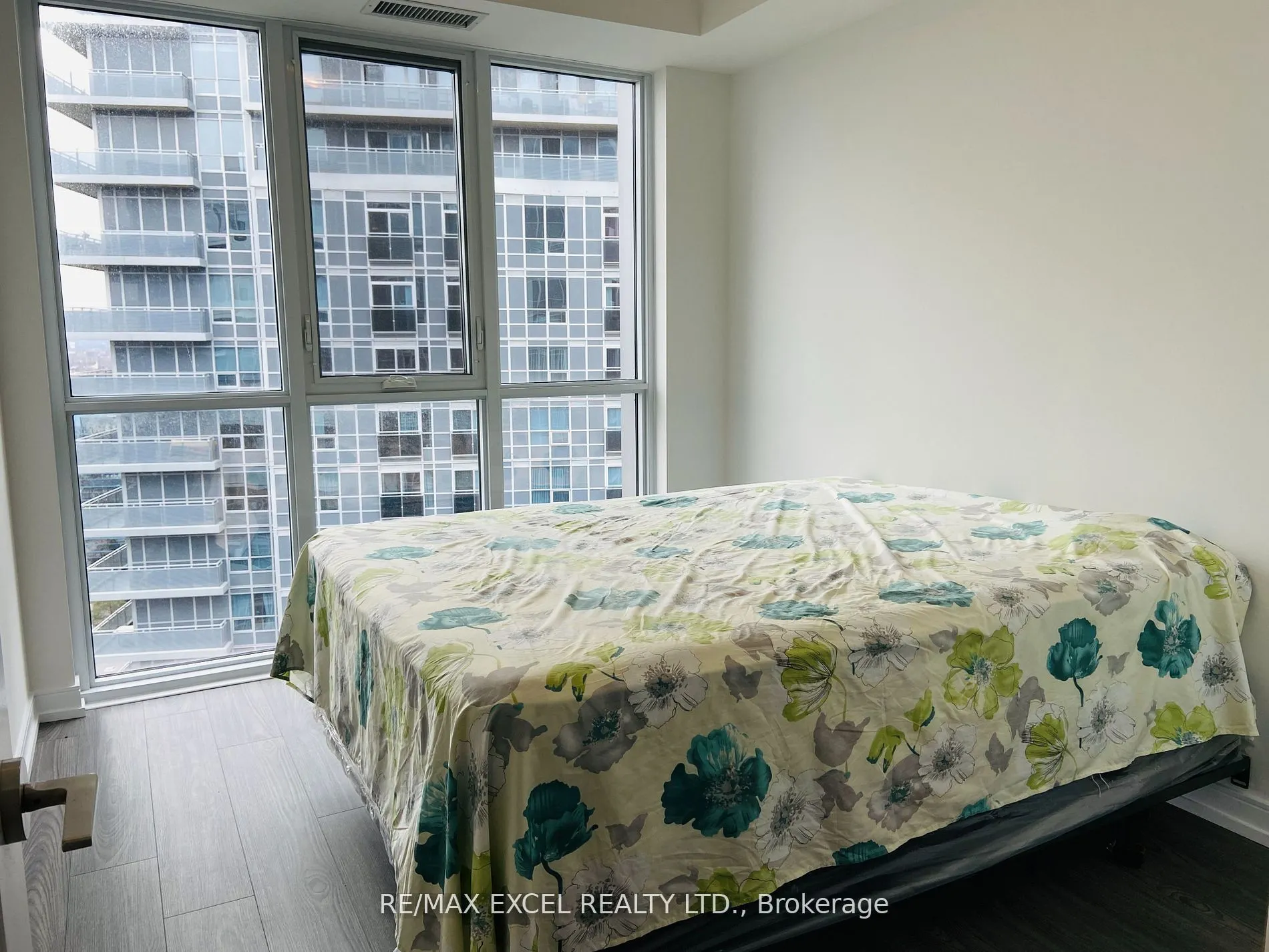 225 Village Green Square, #2804
