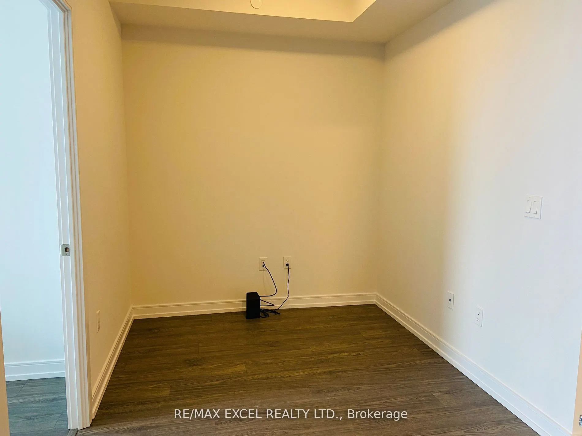225 Village Green Square, #2804
