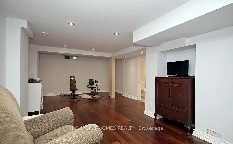 50 Beachgrove Crescent
