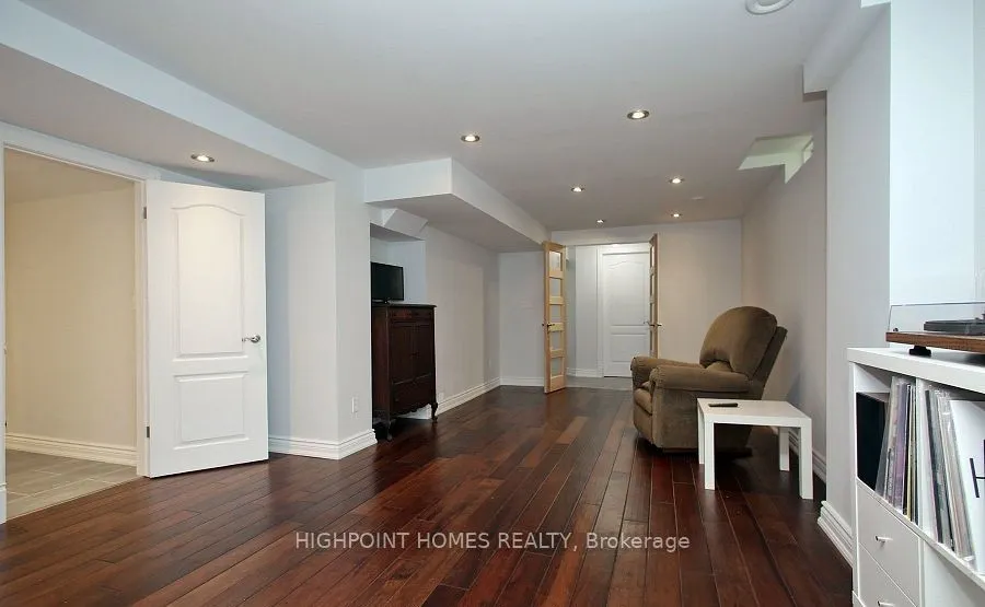 50 Beachgrove Crescent
