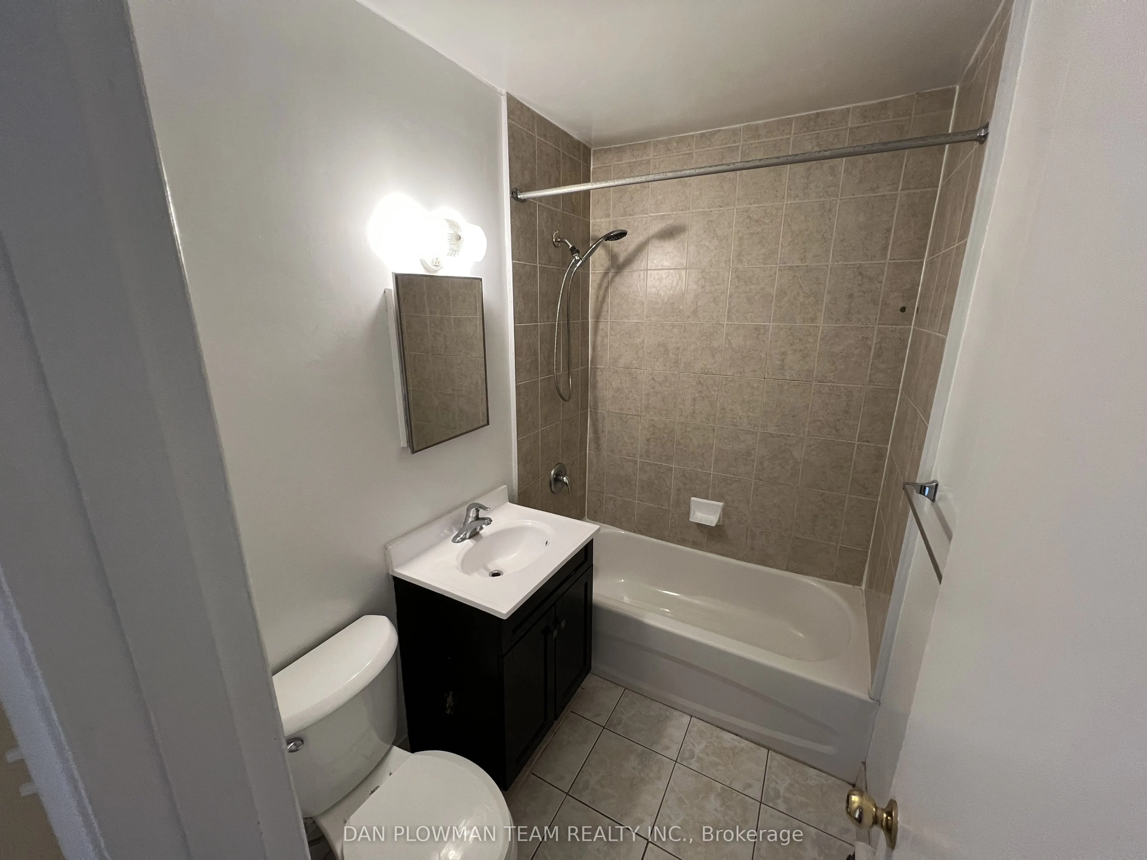 170 Park Road S, #303